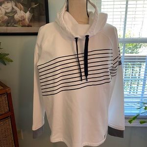 Under Armour  Size Large Women’s Sweatshirt